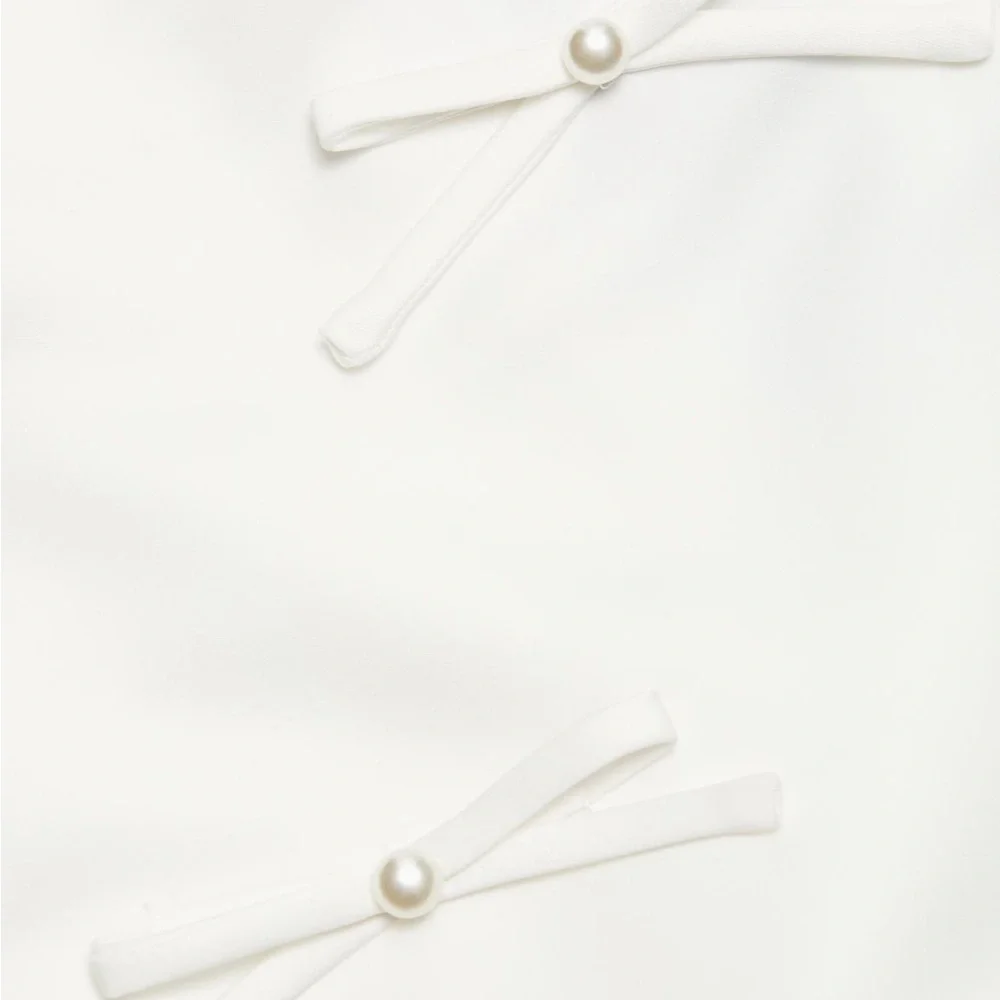 Elliatt Rose Bow White Dress with Bow and Pearl Accents NWT 🤍🤍🤍 - Picture 7 of 10